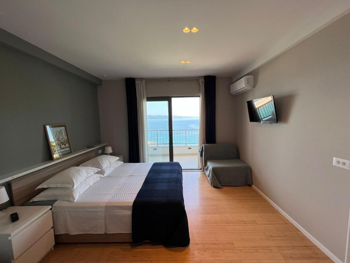 Beachfront Comfort Apartments Sinajko Podgora Eksteriør billede