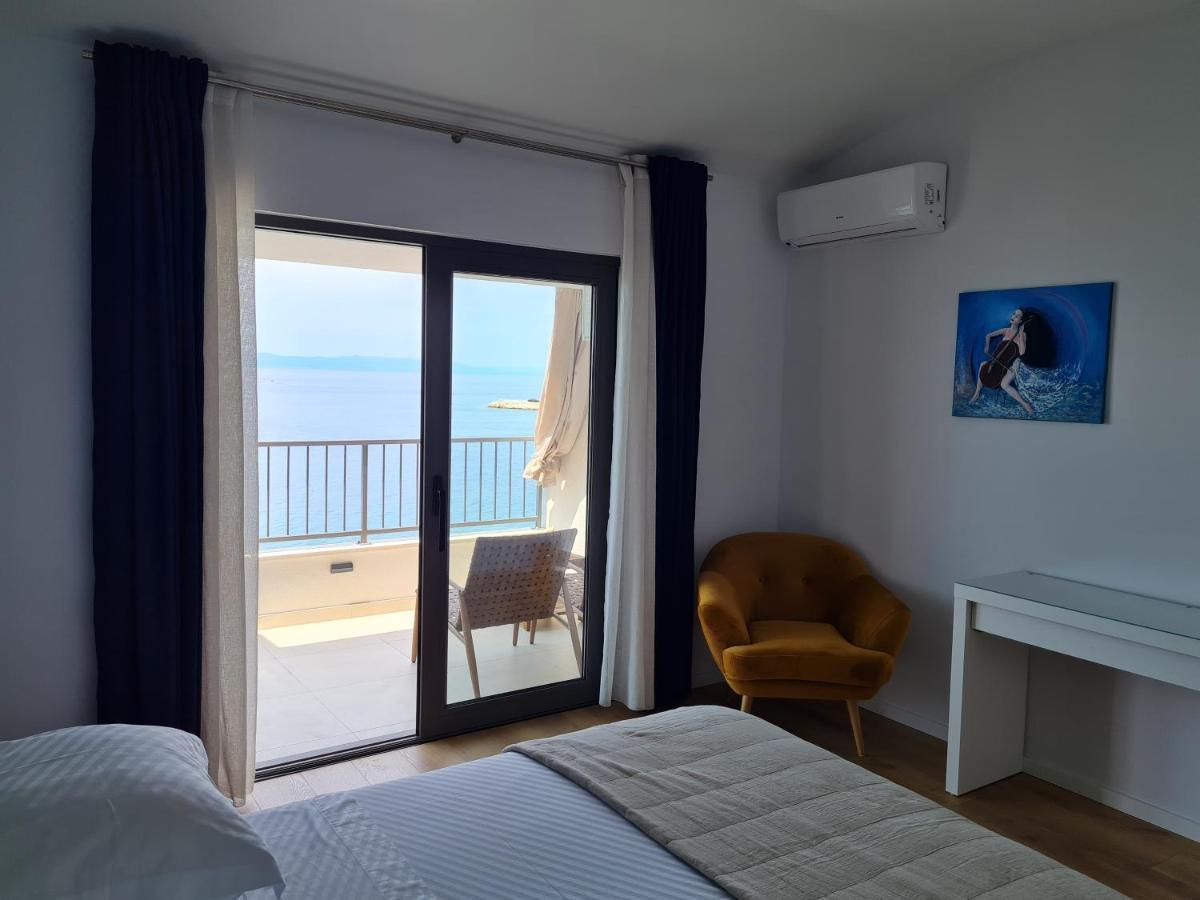 Beachfront Comfort Apartments Sinajko Podgora Eksteriør billede
