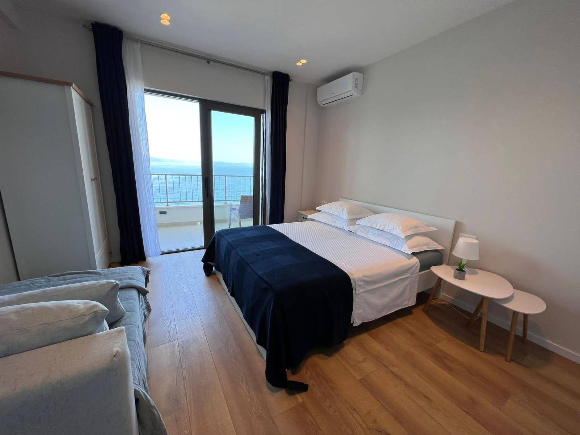 Beachfront Comfort Apartments Sinajko Podgora Eksteriør billede