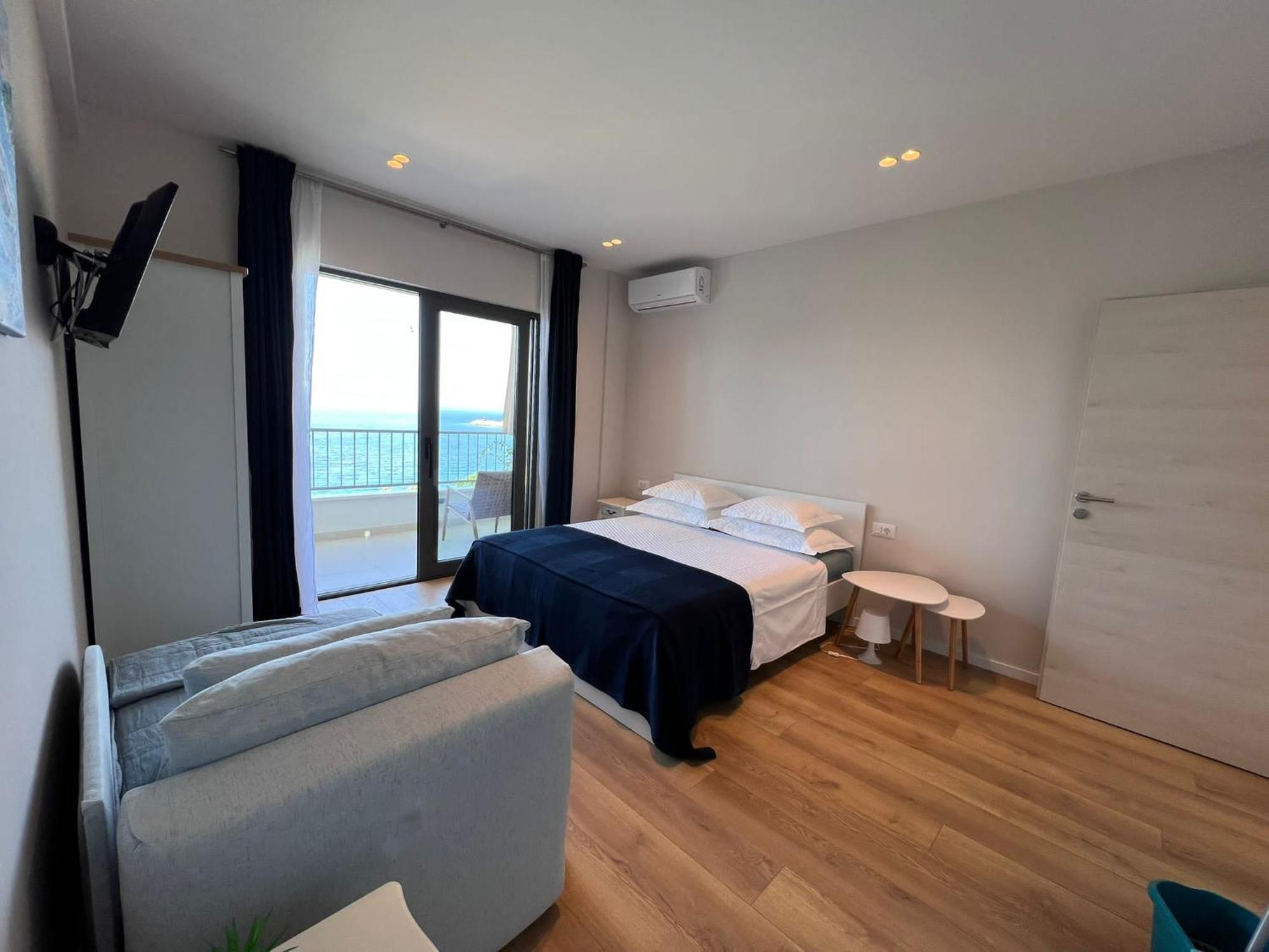 Beachfront Comfort Apartments Sinajko Podgora Eksteriør billede