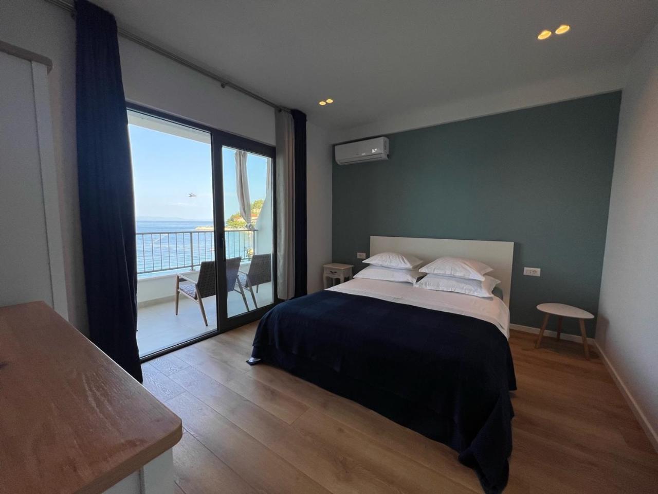 Beachfront Comfort Apartments Sinajko Podgora Eksteriør billede