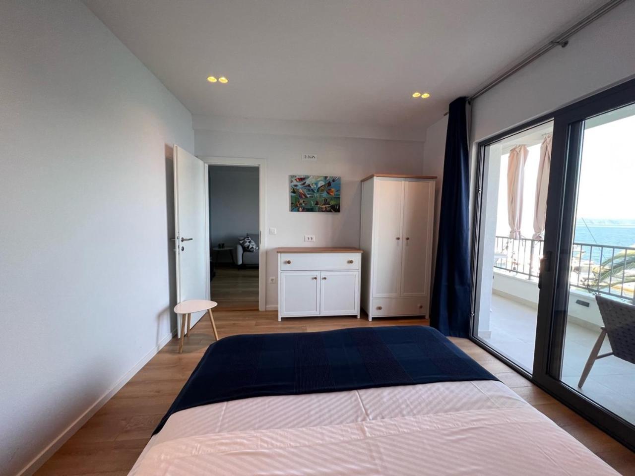 Beachfront Comfort Apartments Sinajko Podgora Eksteriør billede