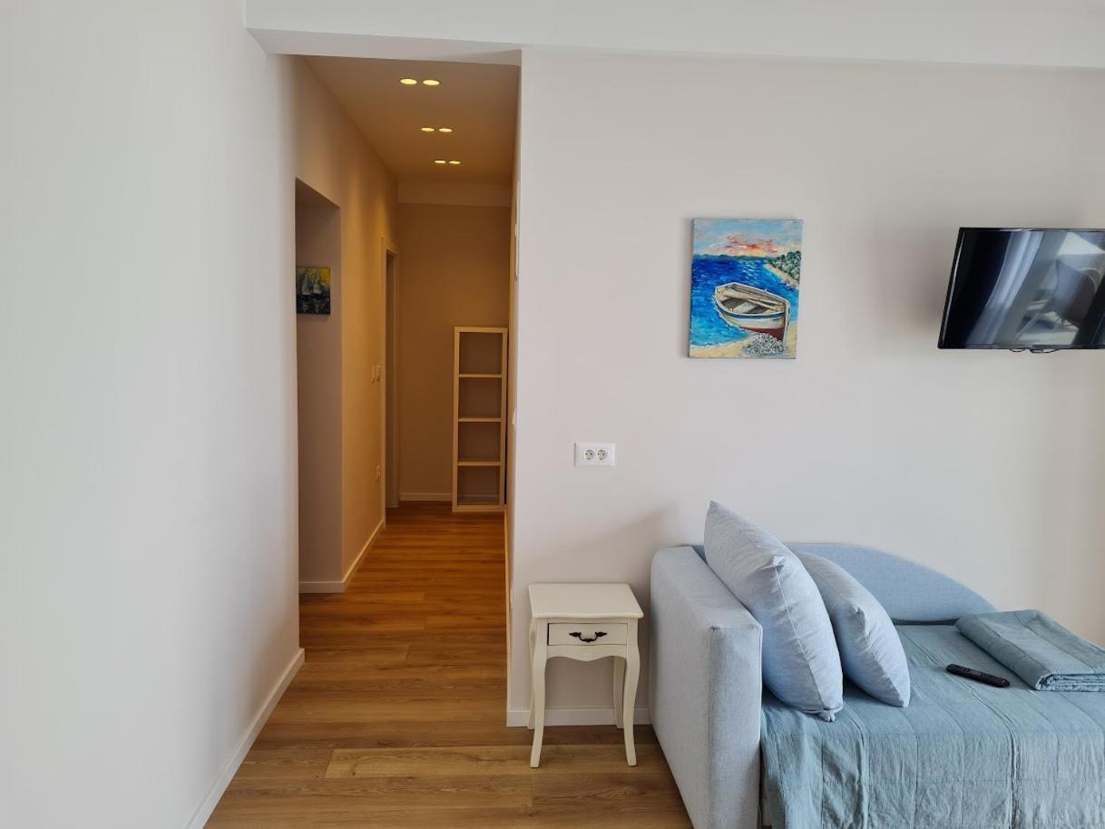 Beachfront Comfort Apartments Sinajko Podgora Eksteriør billede